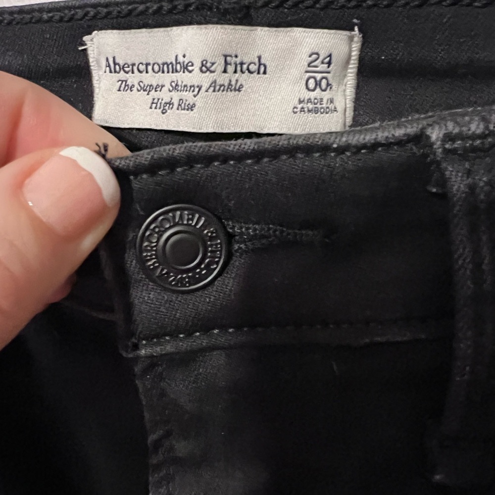 Abercrombie & Fitch Black Super Skinny Ankle Jeans
